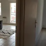 T2 Avec Parking, 1.8km Apartment Berck