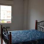 T2 Avec Parking, 1.8km Apartment