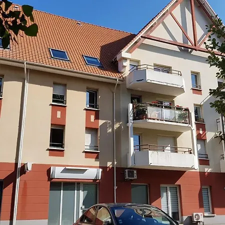 T2 Avec Parking, 1.8km Apartment Berck