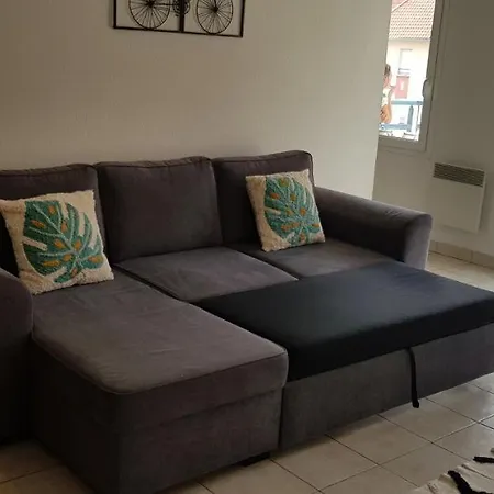 T2 Apt Avec Parking, 1.8km Plage
