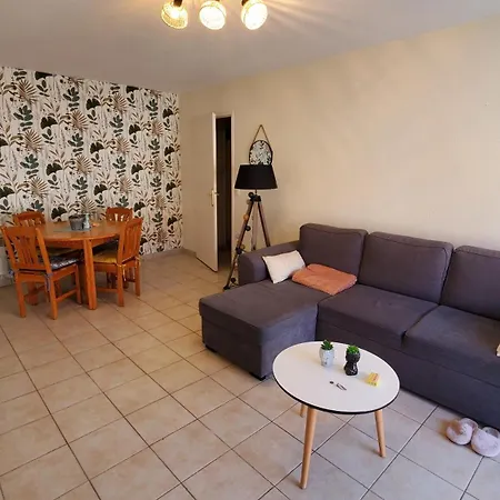 T2 Avec Parking, 1.8km Apartment Berck