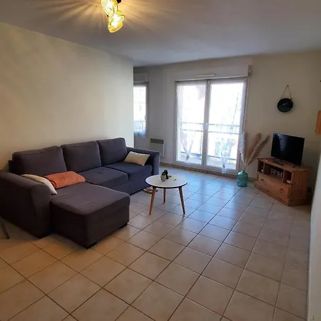 T2 Avec Parking, 1.8km Apartment Berck